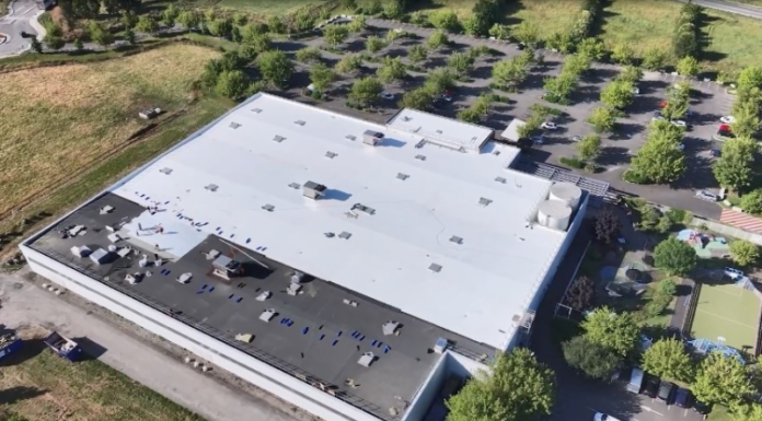 Sika et Recticel accompagnent Decathlon dans un programme de rénovation globale et de solarisation des toitures de ses magasins